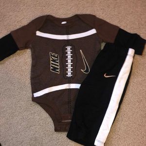 Nike set 3-6 months